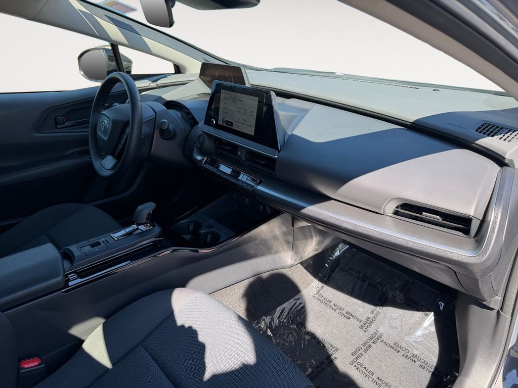 2025 Toyota Prius LE