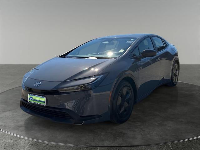 2025 Toyota Prius LE