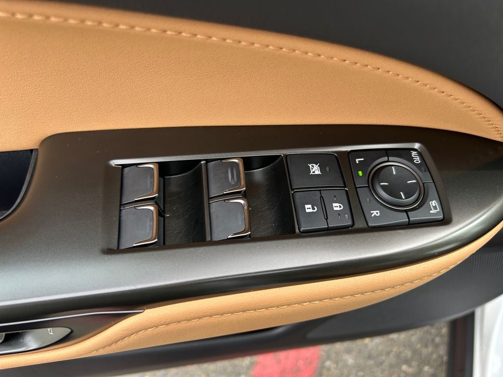 2024 Lexus NX 450h+ Luxury 450h+ Luxury