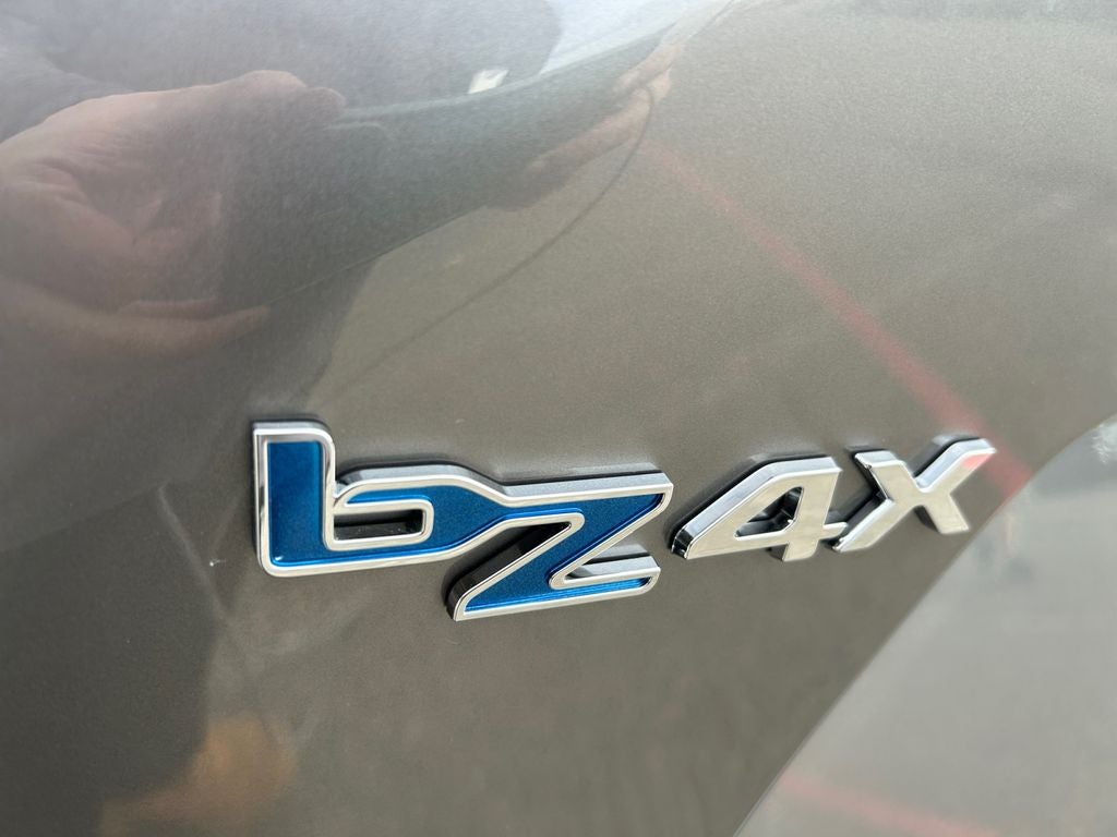 2025 Toyota bZ4X XLE