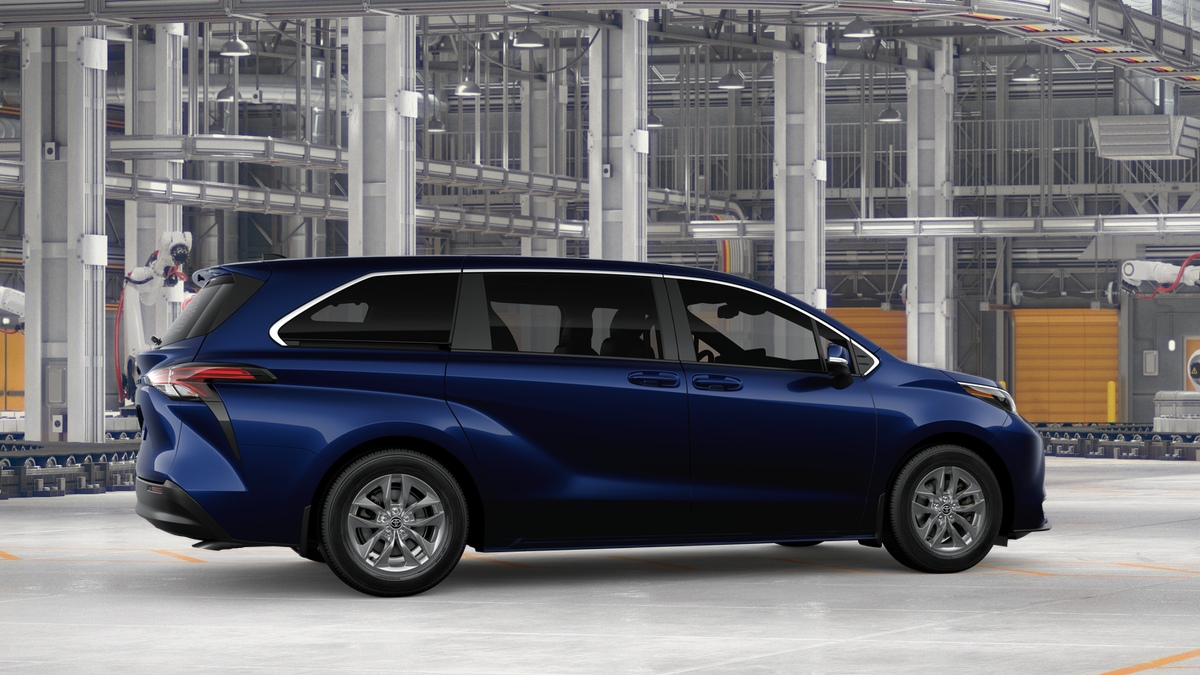 2026 Toyota Sienna LE 8 Passenger