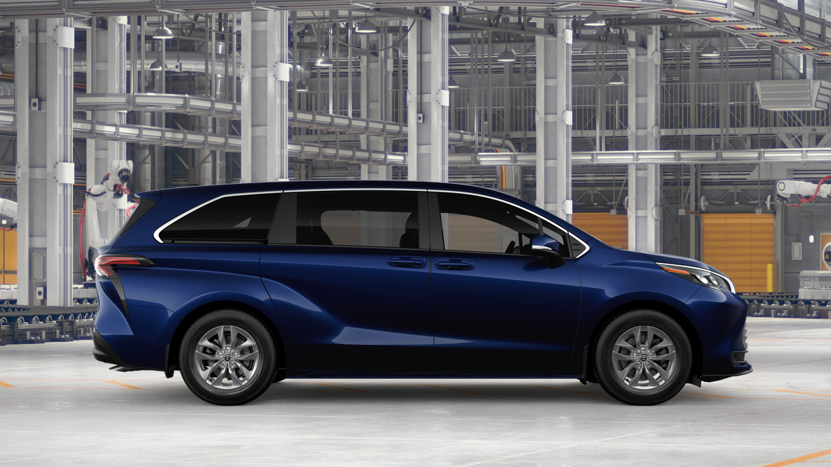 2026 Toyota Sienna LE 8 Passenger