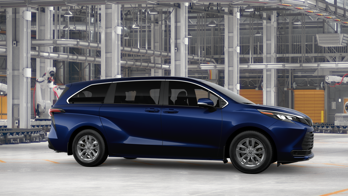 2026 Toyota Sienna LE 8 Passenger