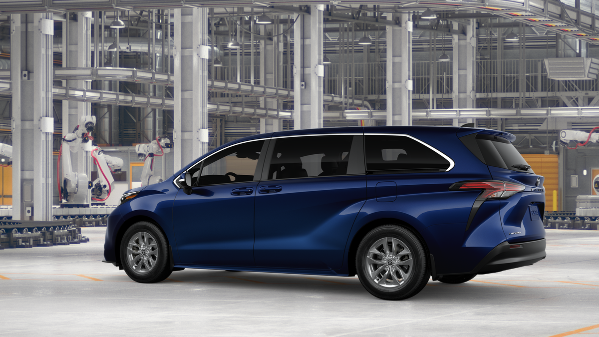 2026 Toyota Sienna LE 8 Passenger