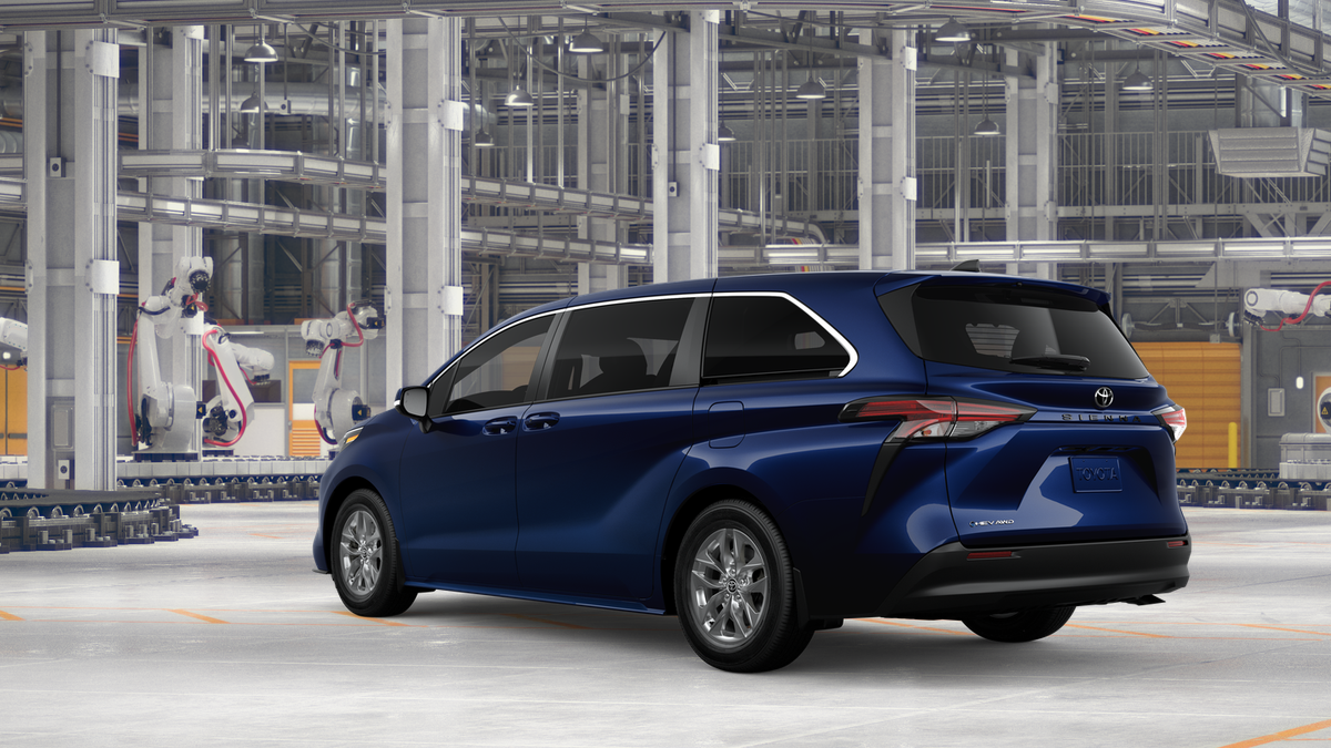 2026 Toyota Sienna LE 8 Passenger