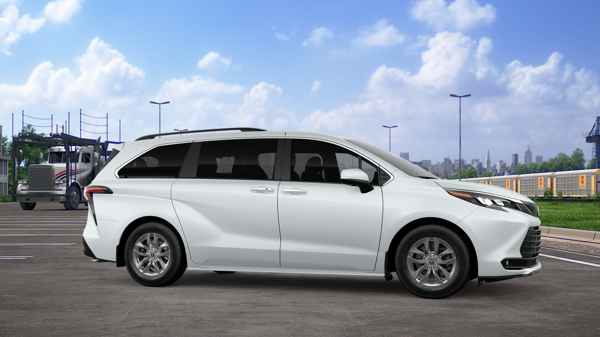 2026 Toyota Sienna XLE 7 Passenger