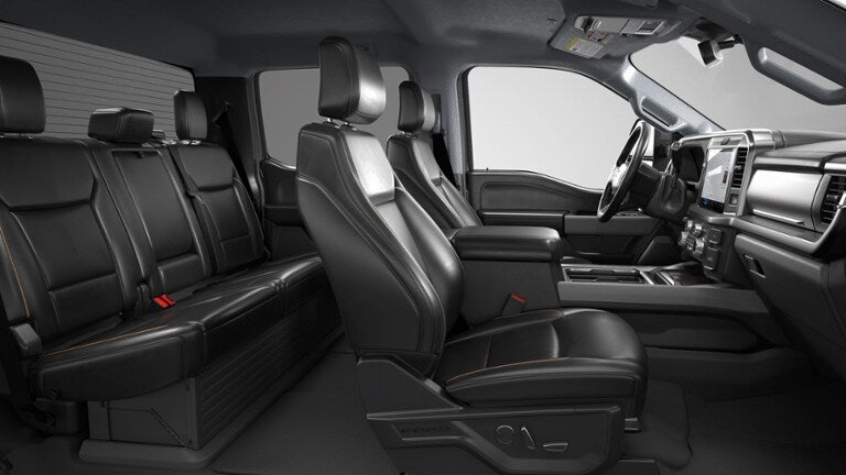 2026 Ford Chassis Cab F-550® LARIAT®
