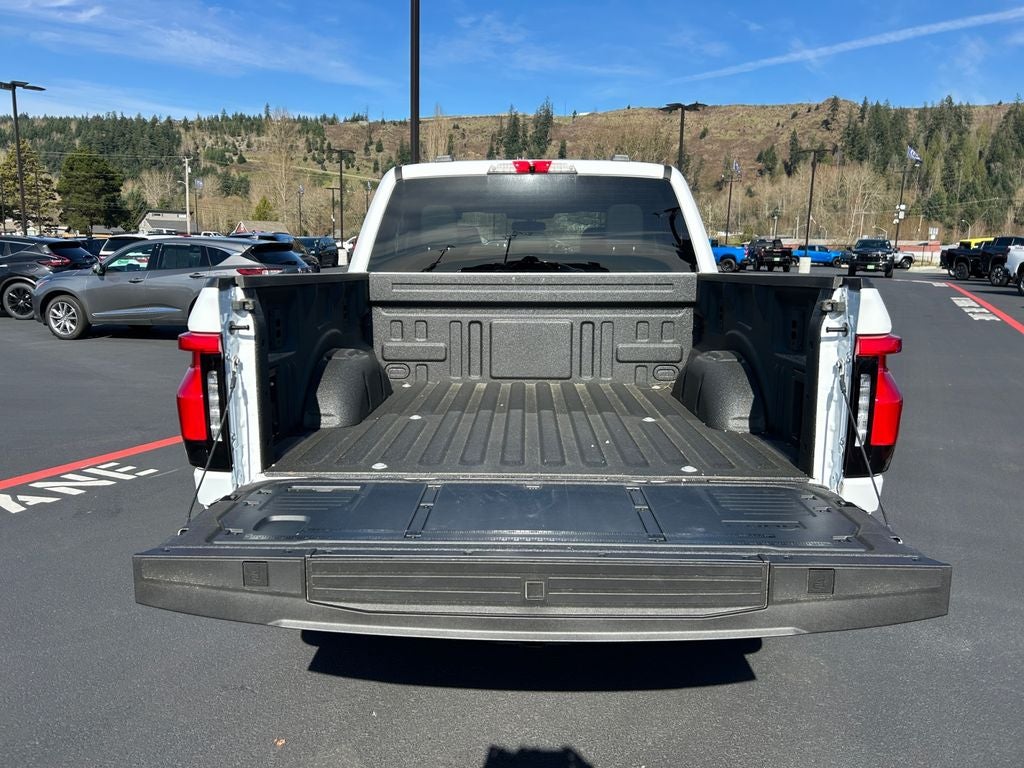 2025 Ford F-150 Lightning Flash