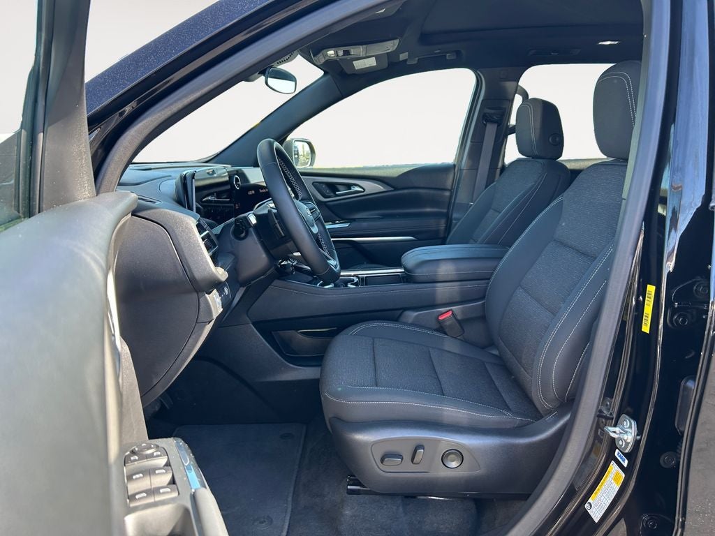 2025 Chevrolet Traverse LT 2LT