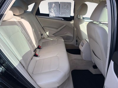 2014 Volkswagen Passat 1.8T Wolfsburg Edition