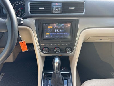 2014 Volkswagen Passat 1.8T Wolfsburg Edition