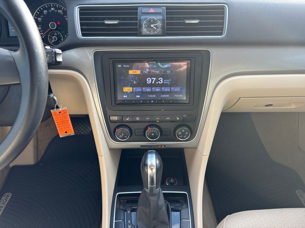 2014 Volkswagen Passat 1.8T Wolfsburg Edition