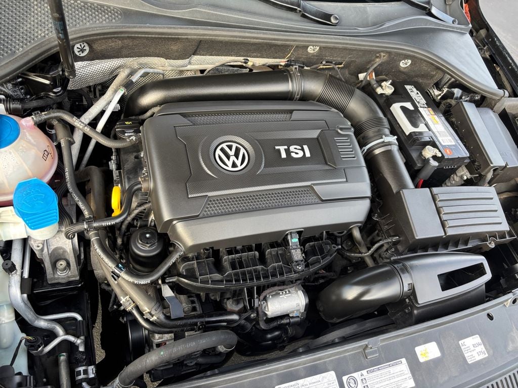 2014 Volkswagen Passat 1.8T Wolfsburg Edition