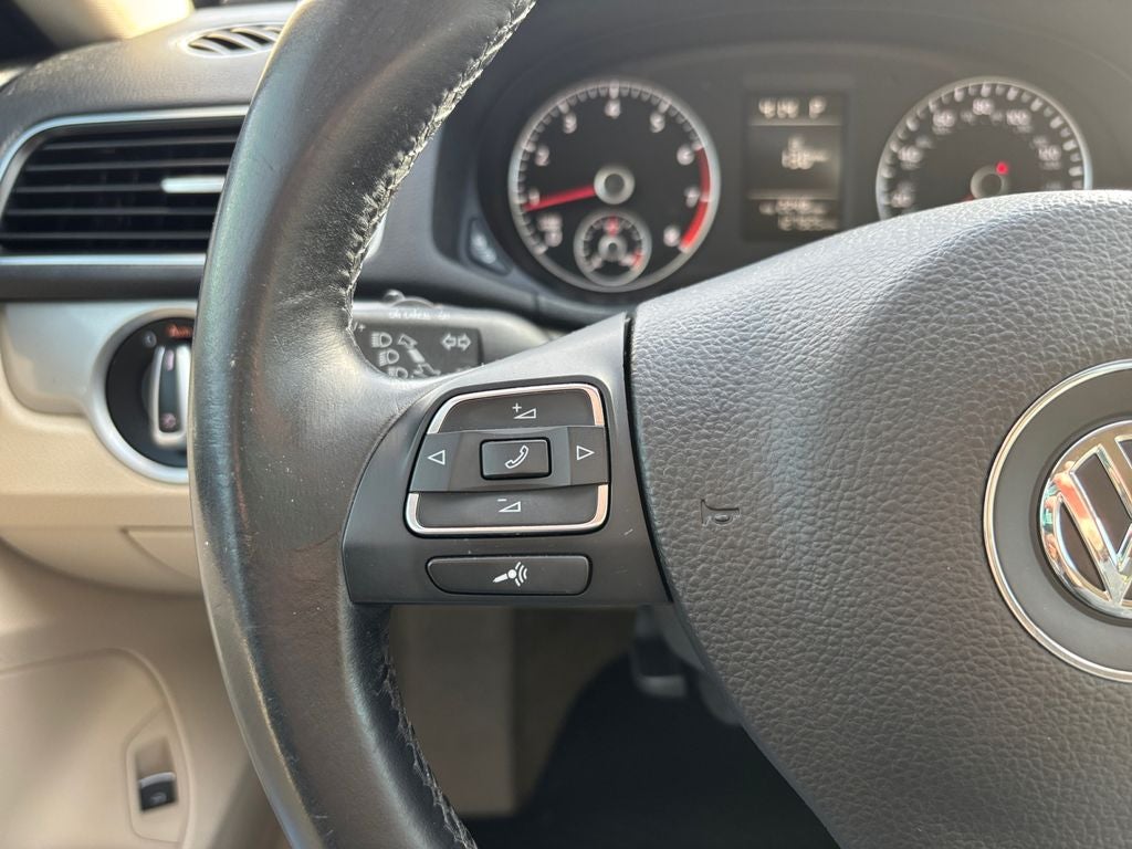 2014 Volkswagen Passat 1.8T Wolfsburg Edition