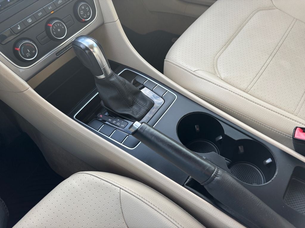 2014 Volkswagen Passat 1.8T Wolfsburg Edition