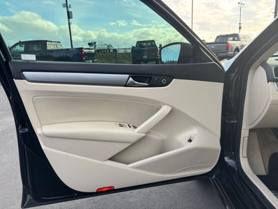 2014 Volkswagen Passat 1.8T Wolfsburg Edition