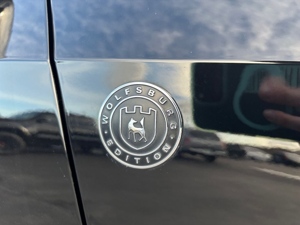 2014 Volkswagen Passat 1.8T Wolfsburg Edition