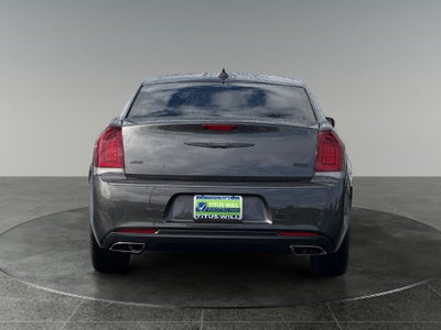 2022 Chrysler 300 Touring