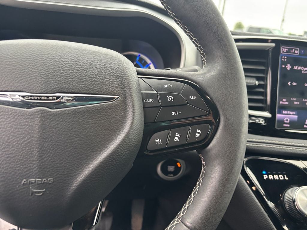 2023 Chrysler Pacifica Hybrid Touring L