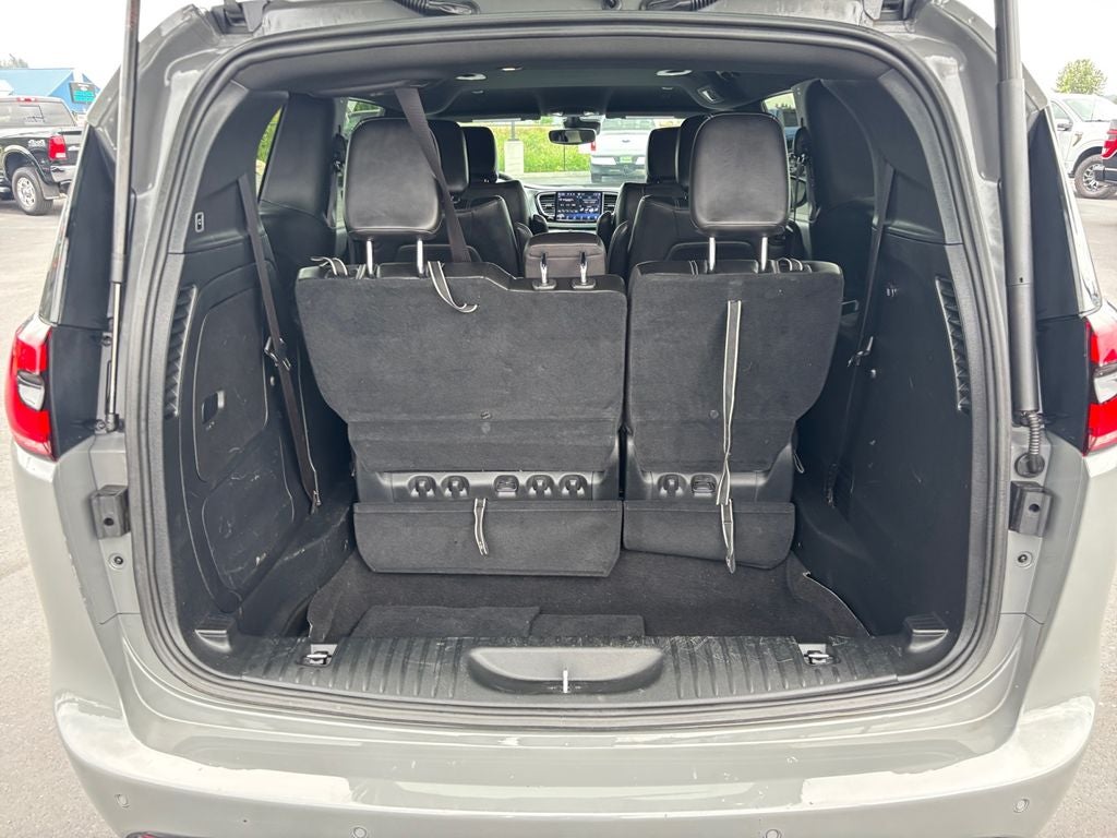 2023 Chrysler Pacifica Hybrid Touring L