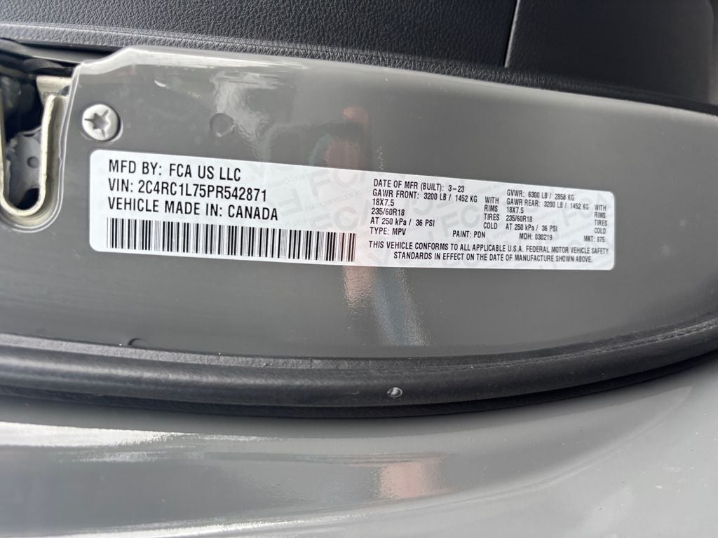 2023 Chrysler Pacifica Hybrid Touring L