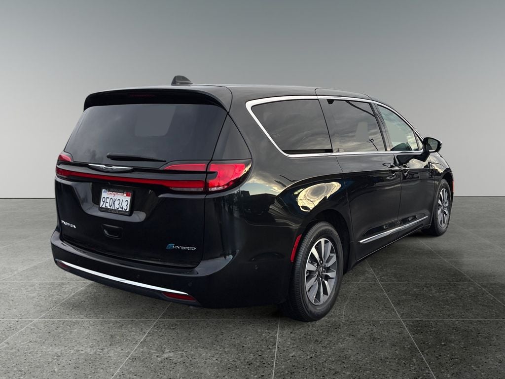 2023 Chrysler Pacifica Hybrid Limited