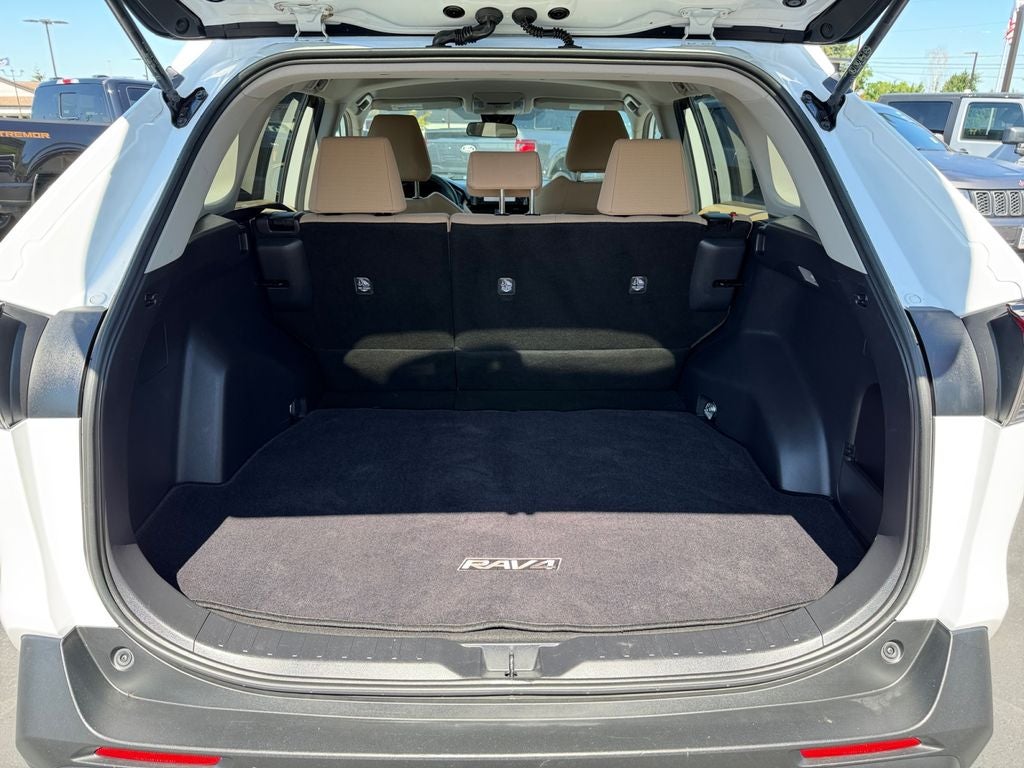 2019 Toyota RAV4 LE
