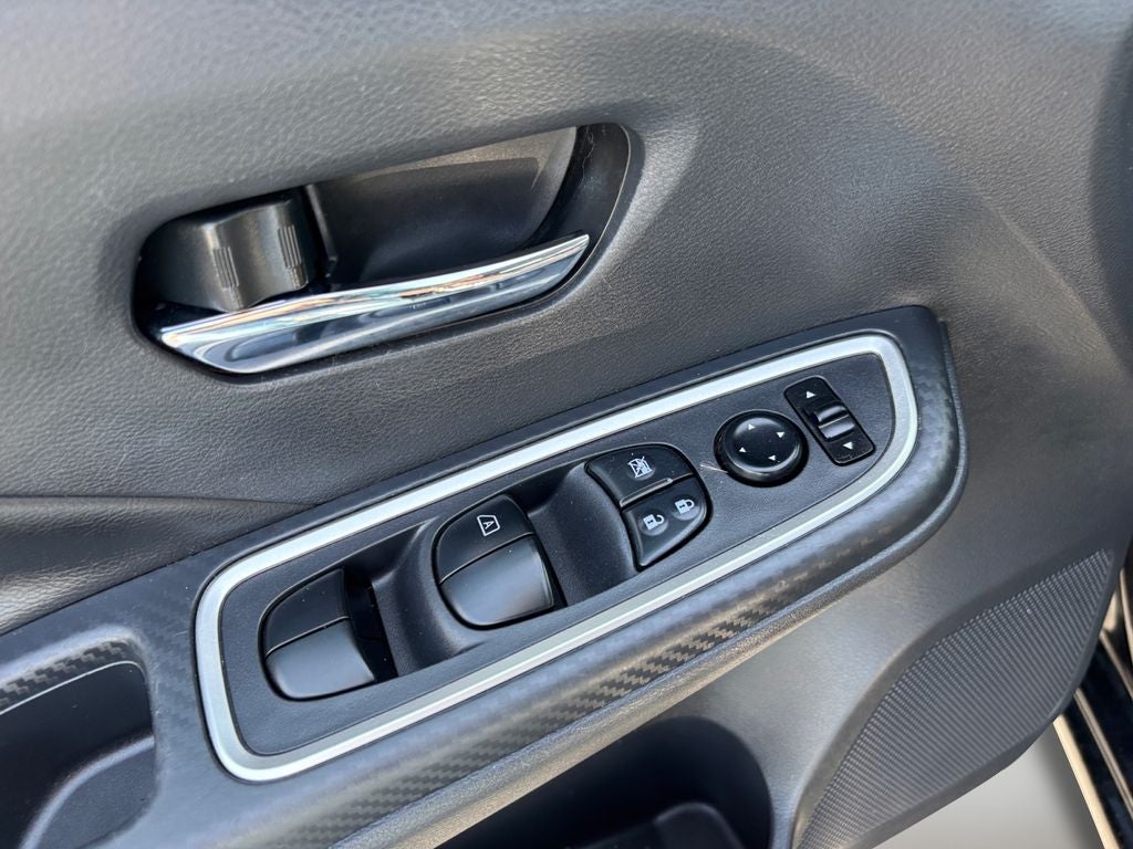 2020 Nissan Versa 1.6 SR