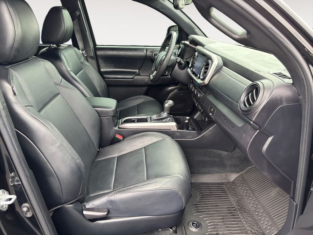 2022 Toyota Tacoma Limited V6