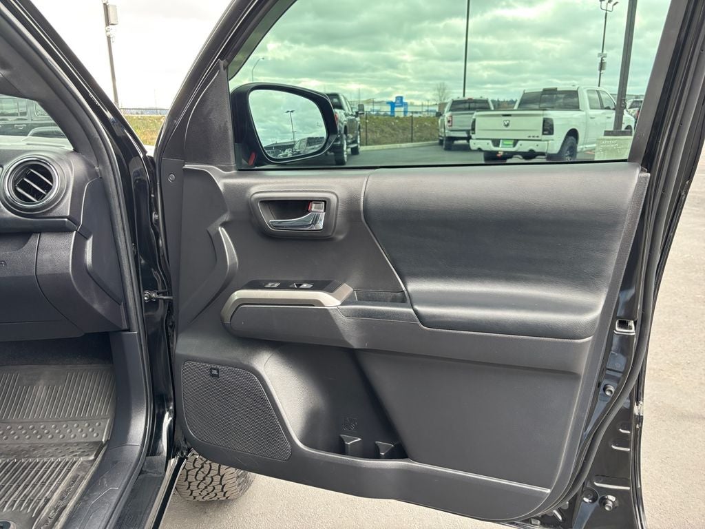 2022 Toyota Tacoma Limited V6