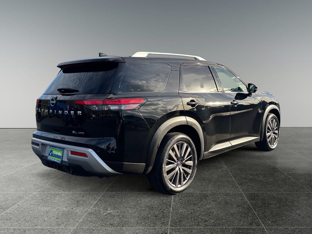 2022 Nissan Pathfinder SL