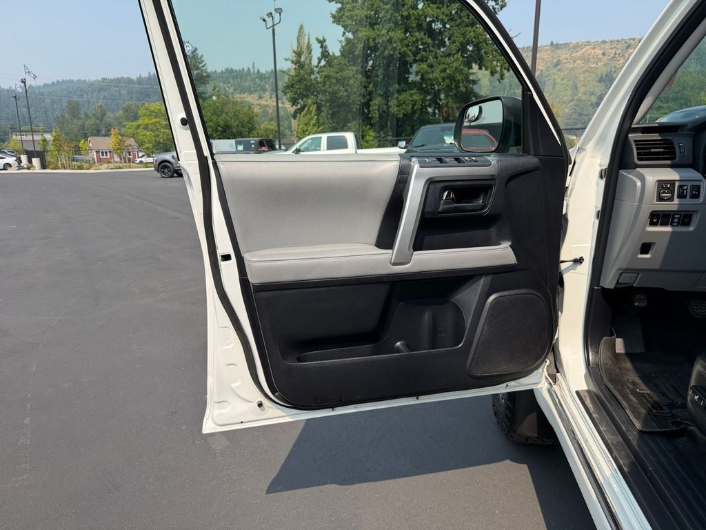 2013 Toyota 4Runner SR5